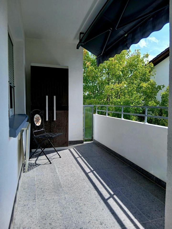 Stilvolle, modernisierte 3-Zimmer-Wohnung mit geh. Innenausstattung , Loggia, EBK, Stellplatz – Bild 23