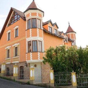 Umzugsbedingt Notverkauf!! Schlossartiges MFH/Mehrgenerationenhaus, gehoben und attraktive Rendite