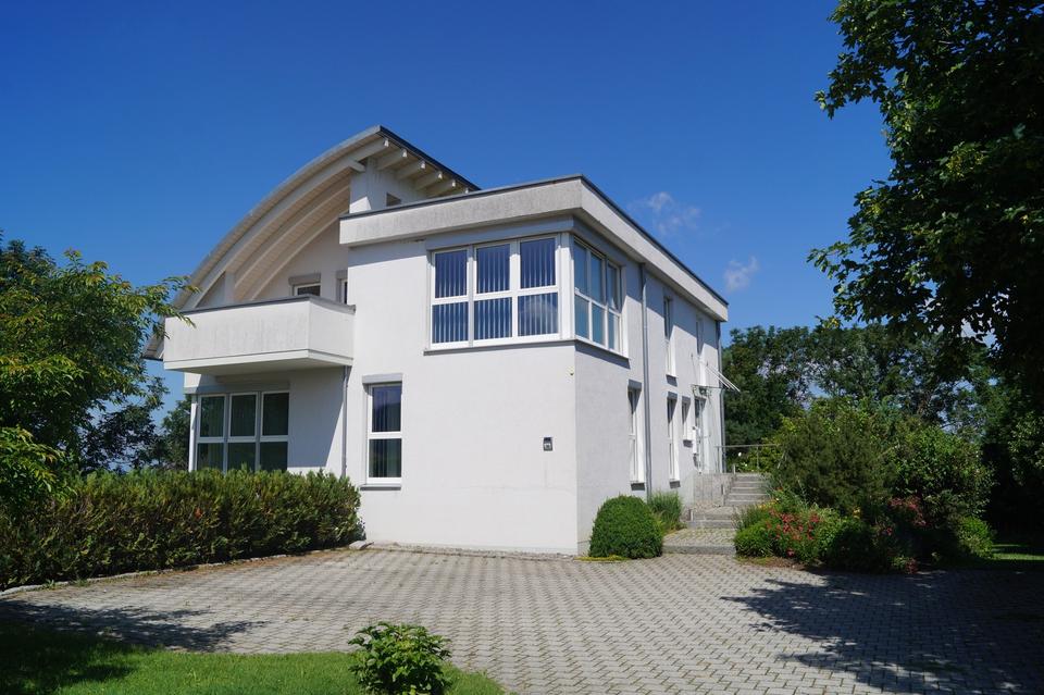 Büroräume kompl. EG +OG, Glasfaser, Freiflächen, Stellplätze