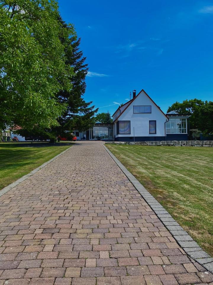 Schönes geräumiges Haus mit 9 Zimmern in Ludwigsburg ( Kreis) Affalterbach