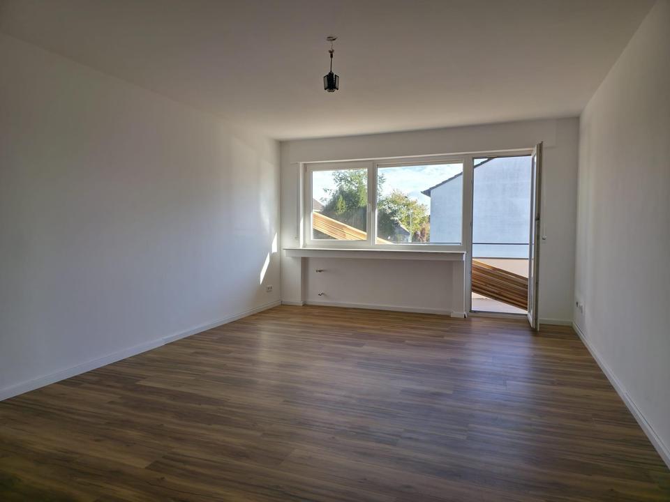 Stilvoll renovierte 2-Zimmer-Wohnung mit Balkon in ruhiger Lage – Bild 7