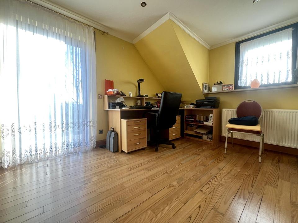 Gepflegtes Einfamilienhaus mit Einliegerwohnung in schöner Waldrandlage – Bild 14