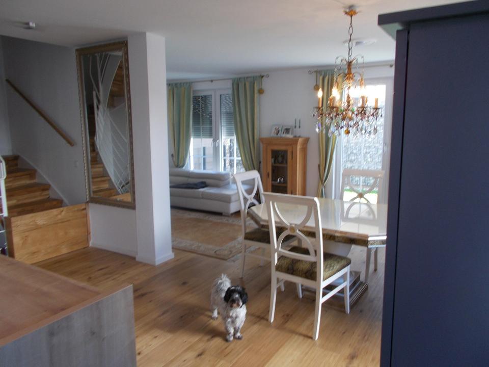 Schönes Walmdach-DHH mit Doppelcarport, zentrale Lage – Bild 6