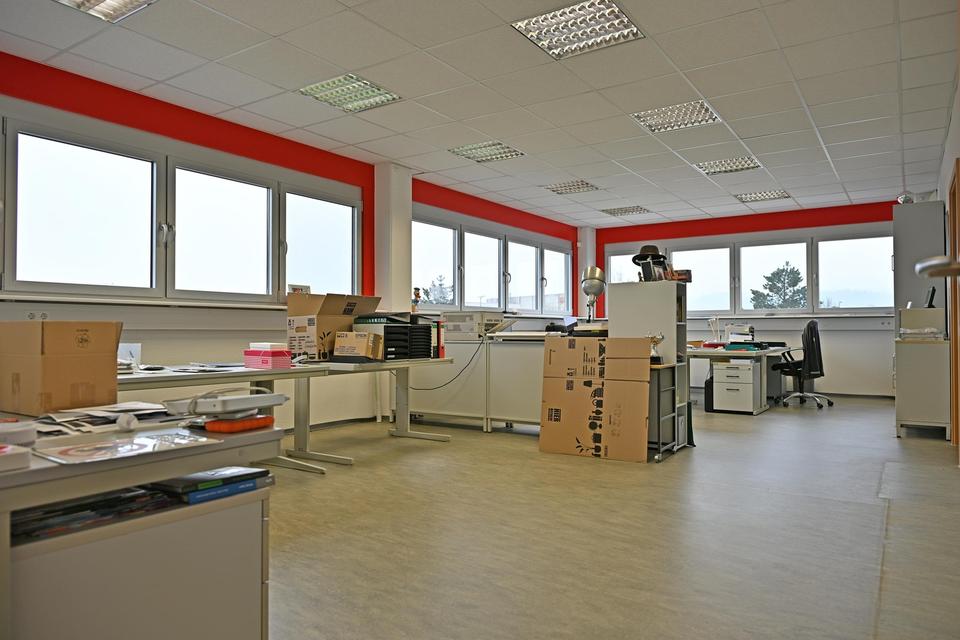 Top Gepflegte Gewerbeimmobile mit großem Gewerbegrundstück – Bild 27