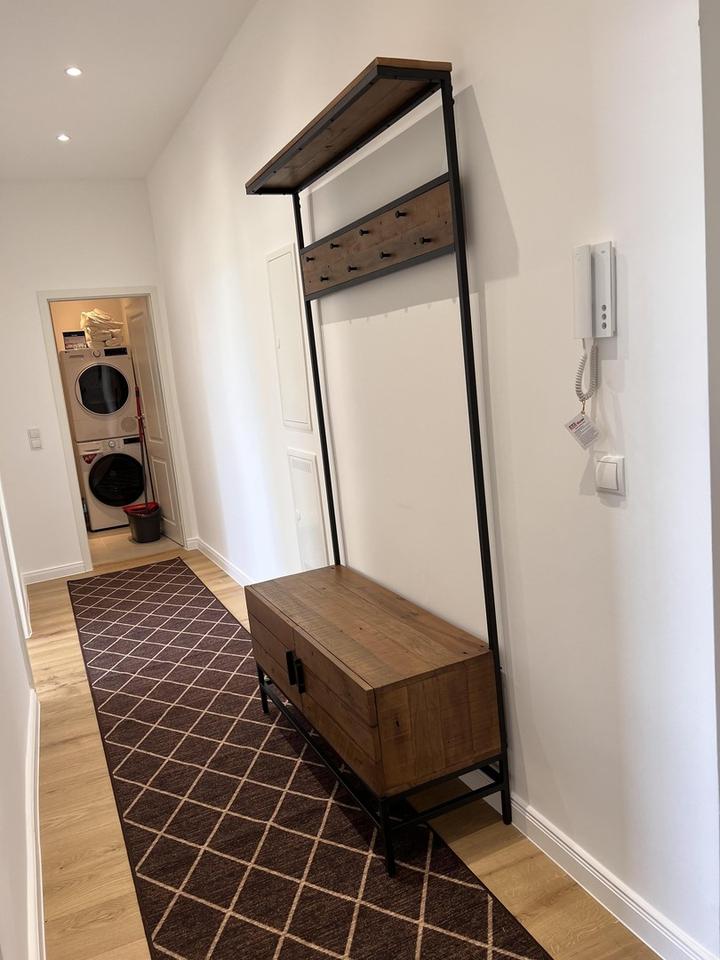 Sanierte, möblierte 1,5-Zimmer-Wohnung mit Weitblick in Oberschöneweide, Campus Adlershof nah – Bild 2