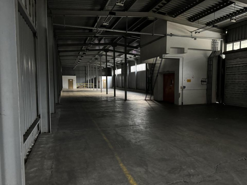 Lagerhalle / Produktion 3200qm mit Büro, Dusche, WC zu verkaufen – Bild 6