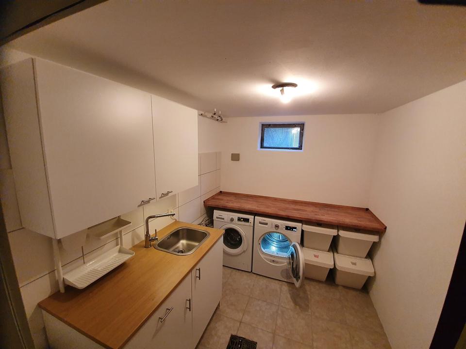 Moderne Luxus Traumwohnung in ruhiger Lage – 210 m² Wfl mit 7 Zimmern, zwei Bädern + 300m2 Garten – Bild 9