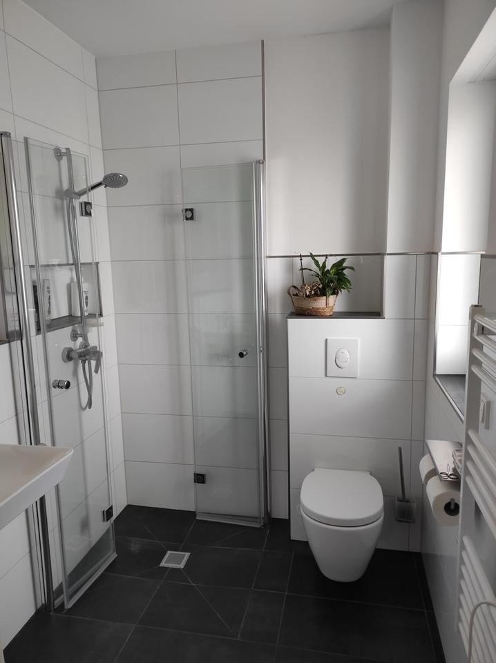 Barrierefreier Bungalow Massivhaus 150 m2 + 60 m2 Terrasse + Doppelgarage 54 m2 – Bild 27