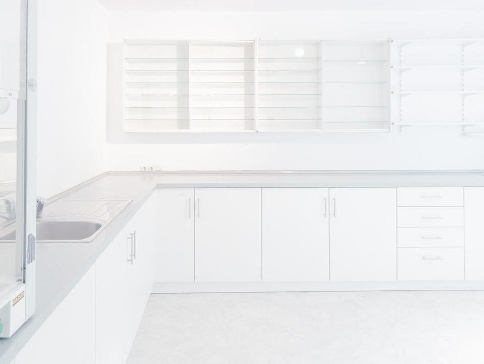 115 m² Ladenlokal (ehem. Apotheke) im EG + 87 m² Lager im Keller – Bild 10