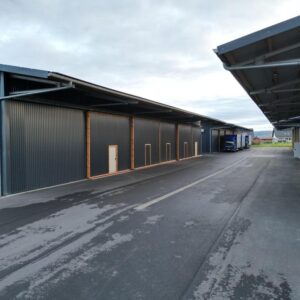 Lagerhalle/Gewerbehalle/Miethalle/(1296m², 648m², 2x324m²)