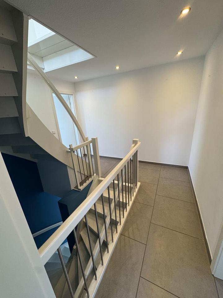 Charmantes Einfamilienhaus mit Einliegerwohnung, Fußbodenheizung und großem Garten – Bild 11