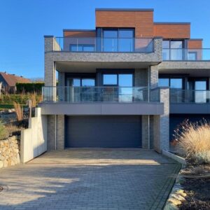 Verkaufe Villenhälfte mit Schleiblick