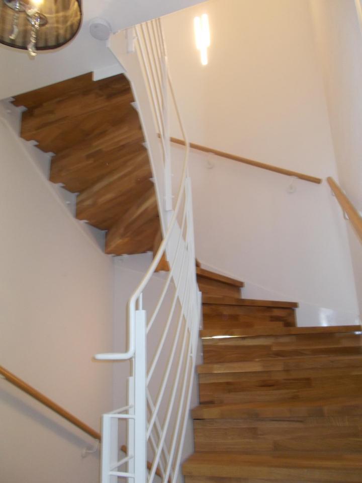 Schönes Walmdach-DHH mit Doppelcarport, zentrale Lage – Bild 32