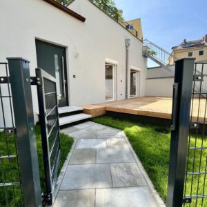 Frisch saniertes Schmuckstück mit Terrasse & Garten - ideal für Singles oder Paare in Top-Lage