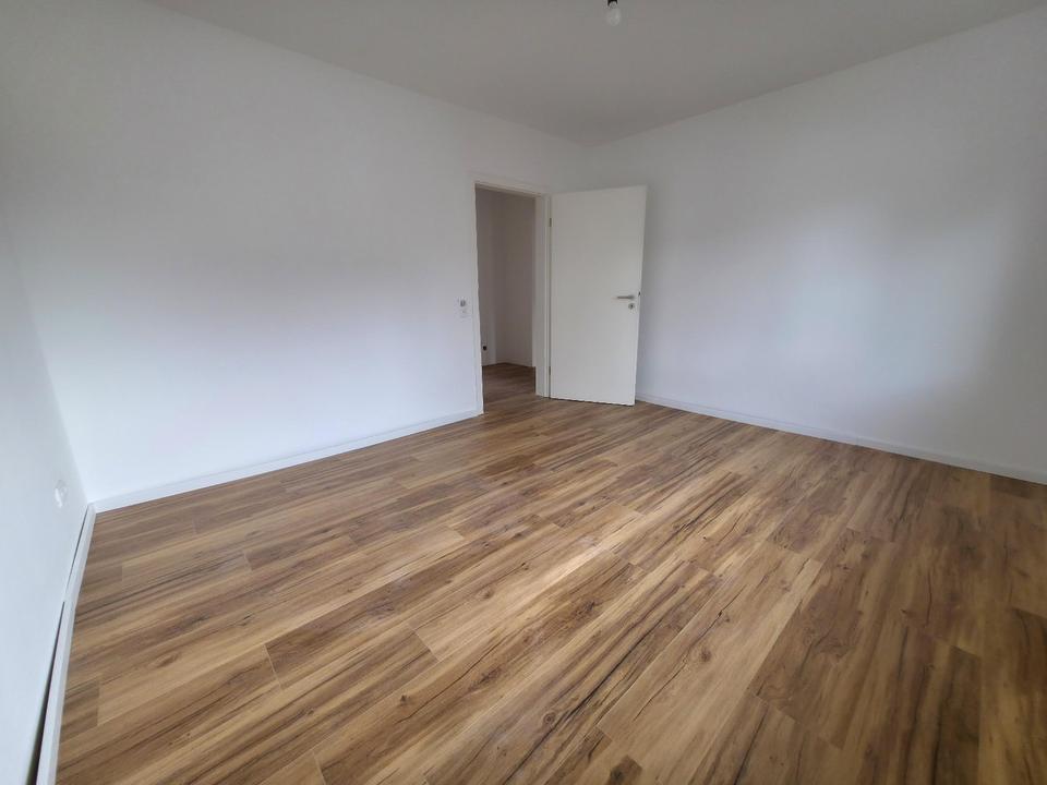 Stilvoll renovierte 2-Zimmer-Wohnung mit Balkon in ruhiger Lage – Bild 6