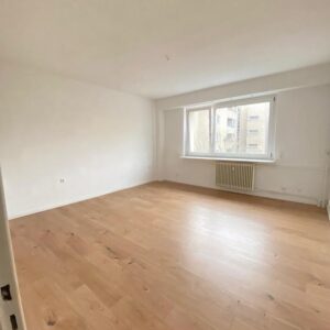 Bezugsfreie helle 3-Zimmer Wohnung in Top Lage mit Balkon im 4. OG in Berlin-Kreuzberg - ohne Makler