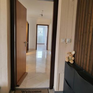 Sehr gepflegte 3-Zimmer Wohnung mit Balkon, Einbauküche und PKW Stellplatz