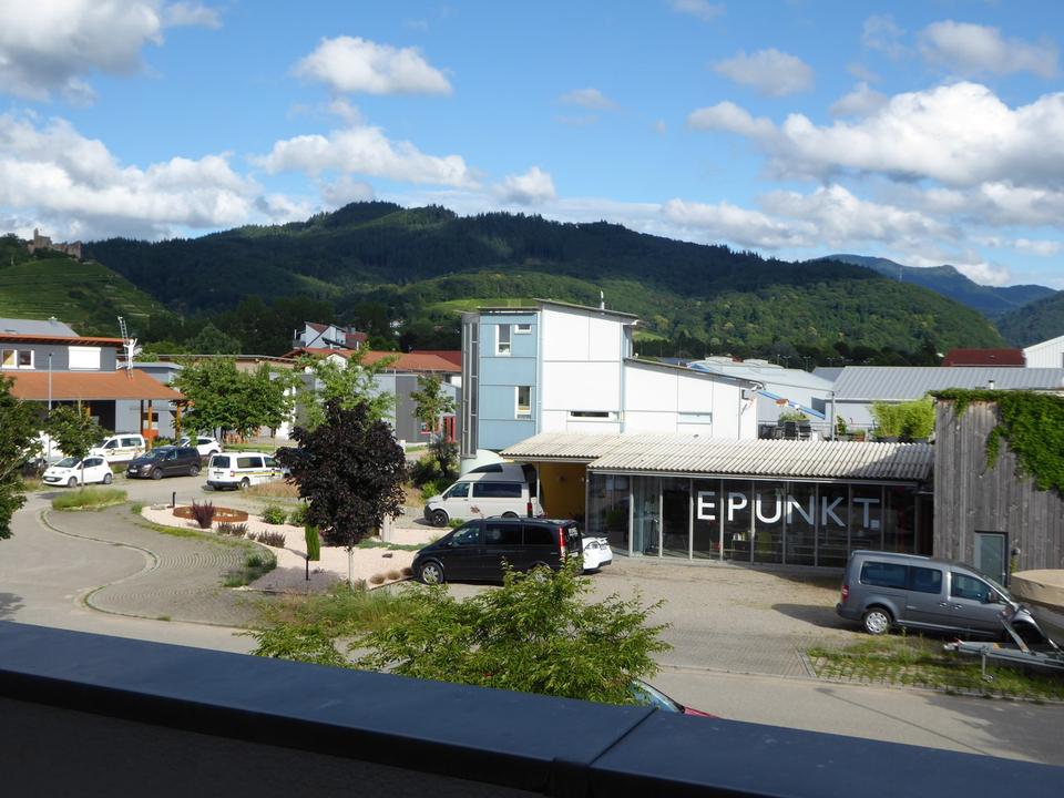 Büroräume kompl. EG +OG, Glasfaser, Freiflächen, Stellplätze – Bild 11