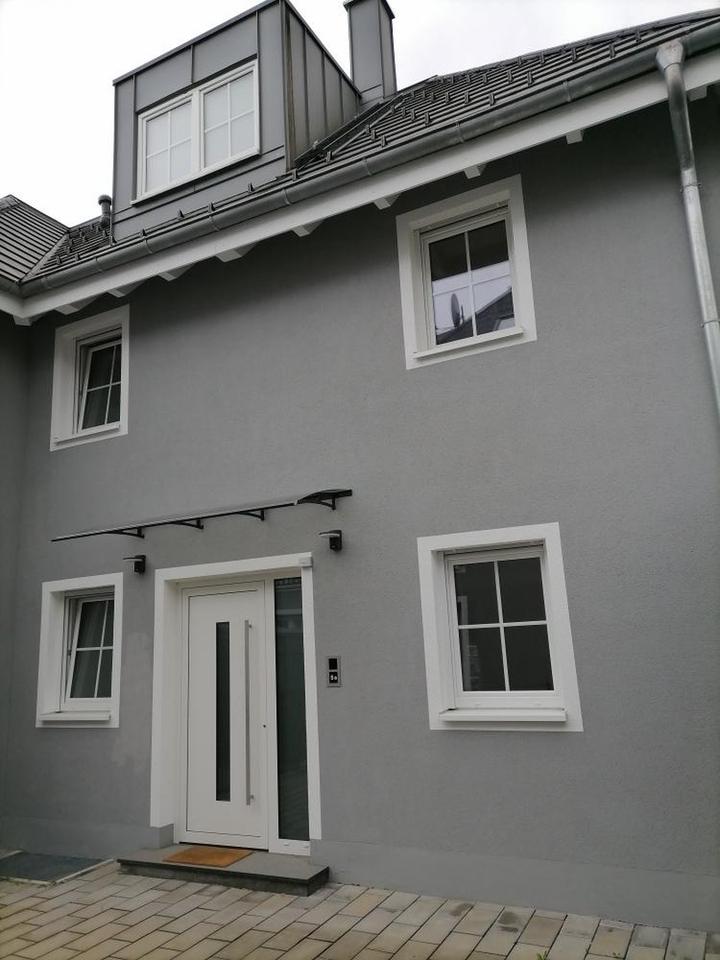 Schönes Walmdach-DHH mit Doppelcarport, zentrale Lage – Bild 7