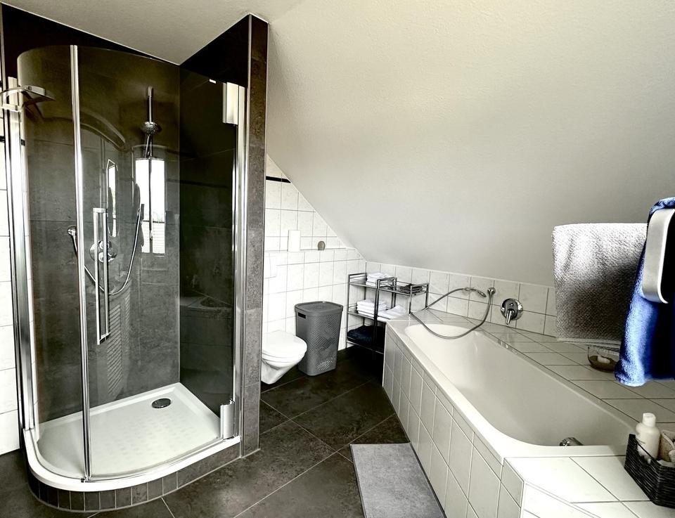 Schönes freistehendes Einfamilienhaus mit Garage und Carport in ruhiger Feldrandlage – Bild 7