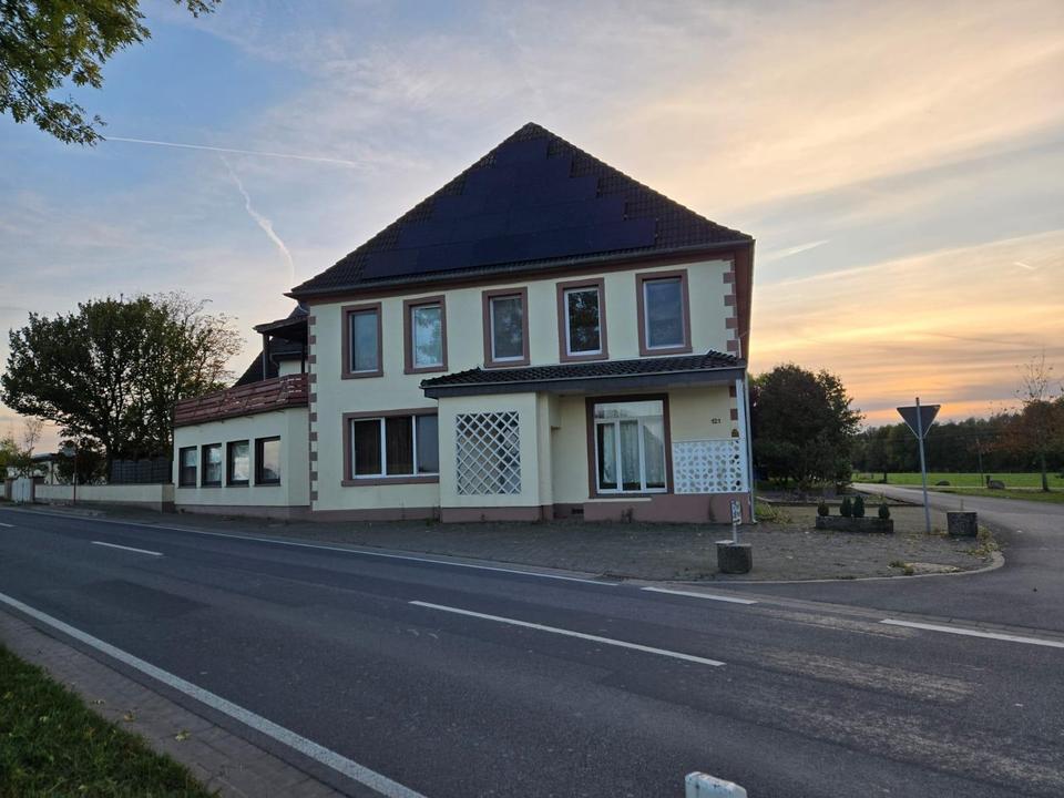 Zweifamilienhaus mit Scheune und großen Eigentumsgrundstück – Bild 3