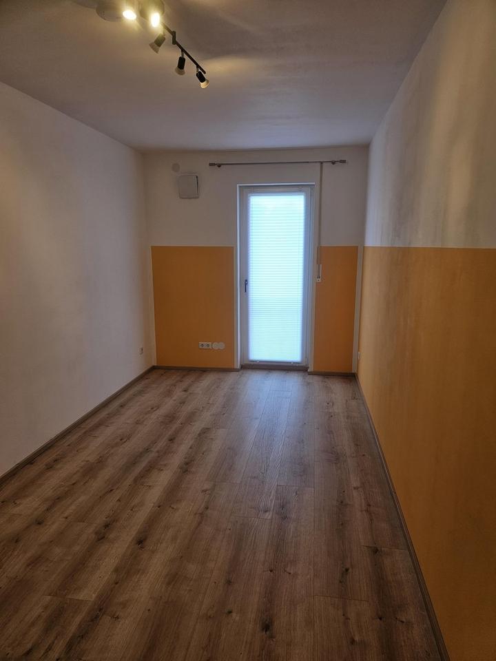 Moderne Luxus Traumwohnung in ruhiger Lage – 210 m² Wfl mit 7 Zimmern, zwei Bädern + 300m2 Garten – Bild 15