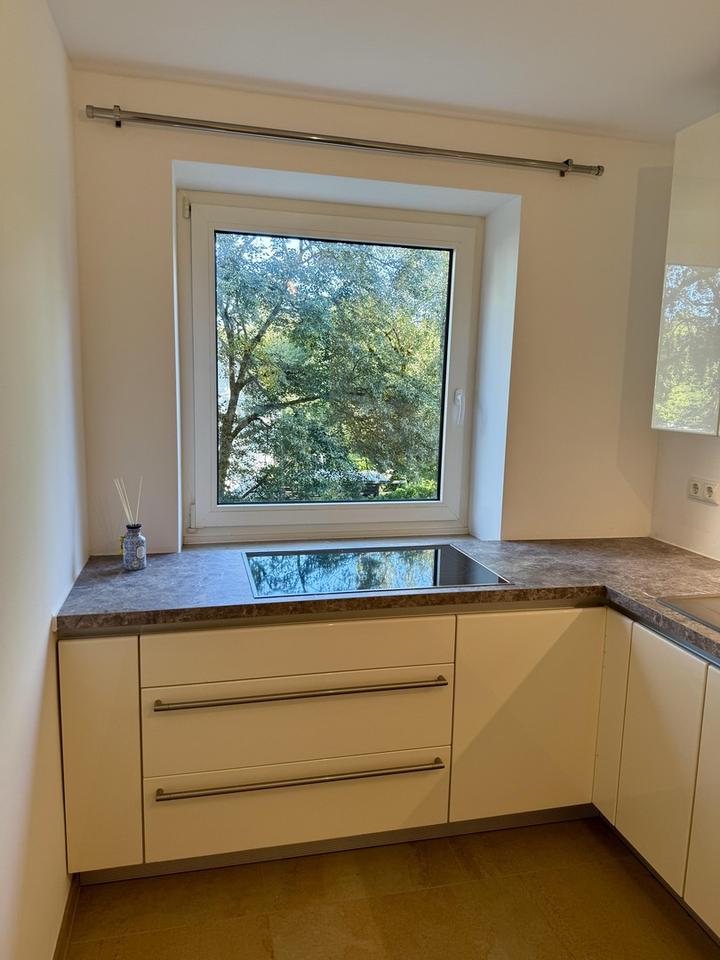 Geschmackvolle & kernsanierte 3-Zi-Wohnung | ERSTBEZUG | Parkett + Feinstein + Einbauküche + Balkon – Bild 6