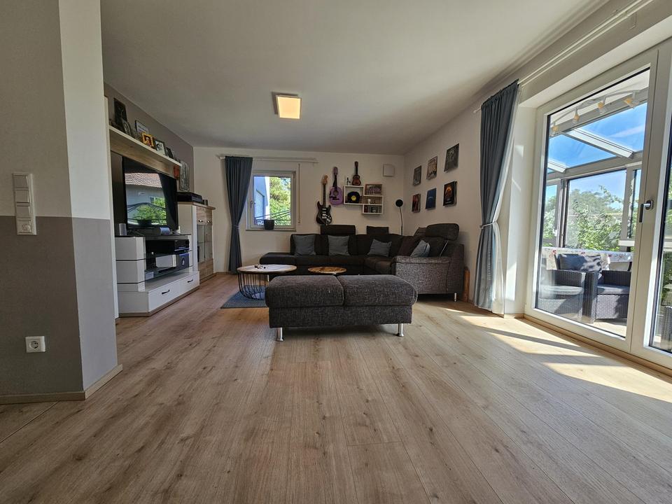 Moderne Luxus Traumwohnung in ruhiger Lage – 210 m² Wfl mit 7 Zimmern, zwei Bädern + 300m2 Garten – Bild 30