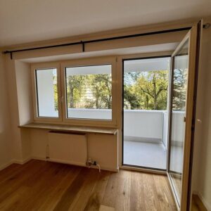 Geschmackvolle & kernsanierte 3-Zi-Wohnung | ERSTBEZUG | Parkett + Feinstein + Einbauküche + Balkon