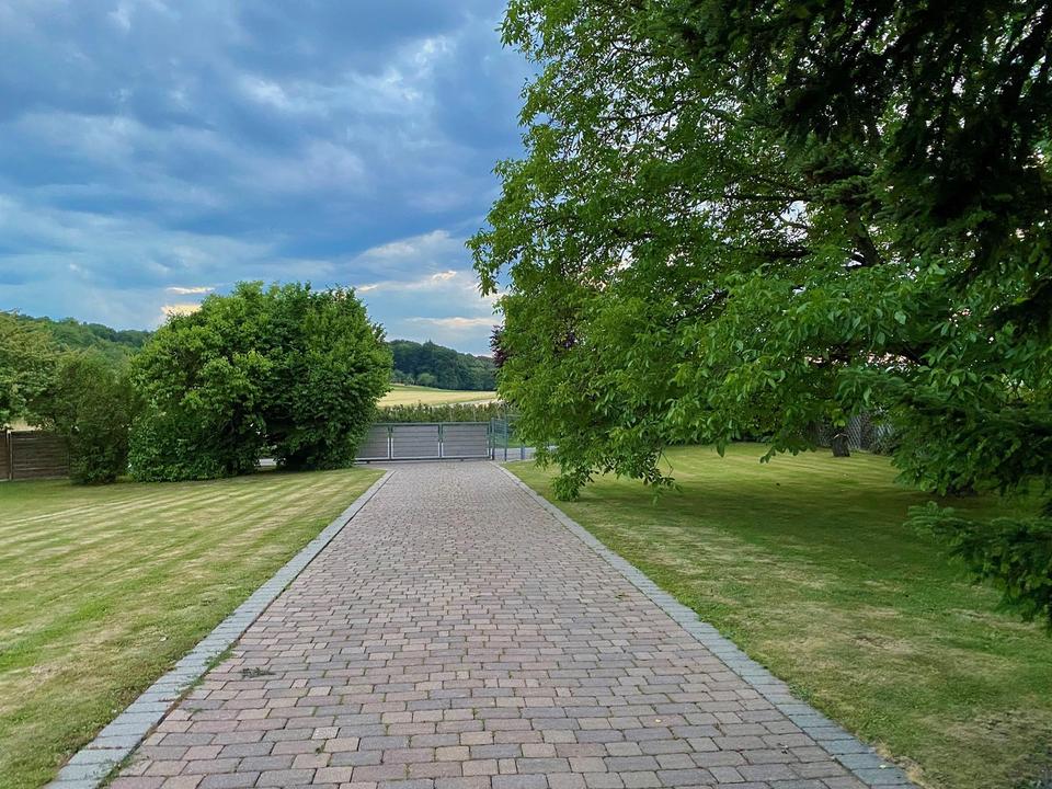 Schönes geräumiges Haus mit 9 Zimmern in Ludwigsburg ( Kreis) Affalterbach – Bild 2