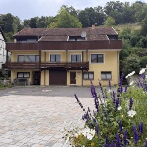Zweifamilienhaus im idyllischen Lautertal