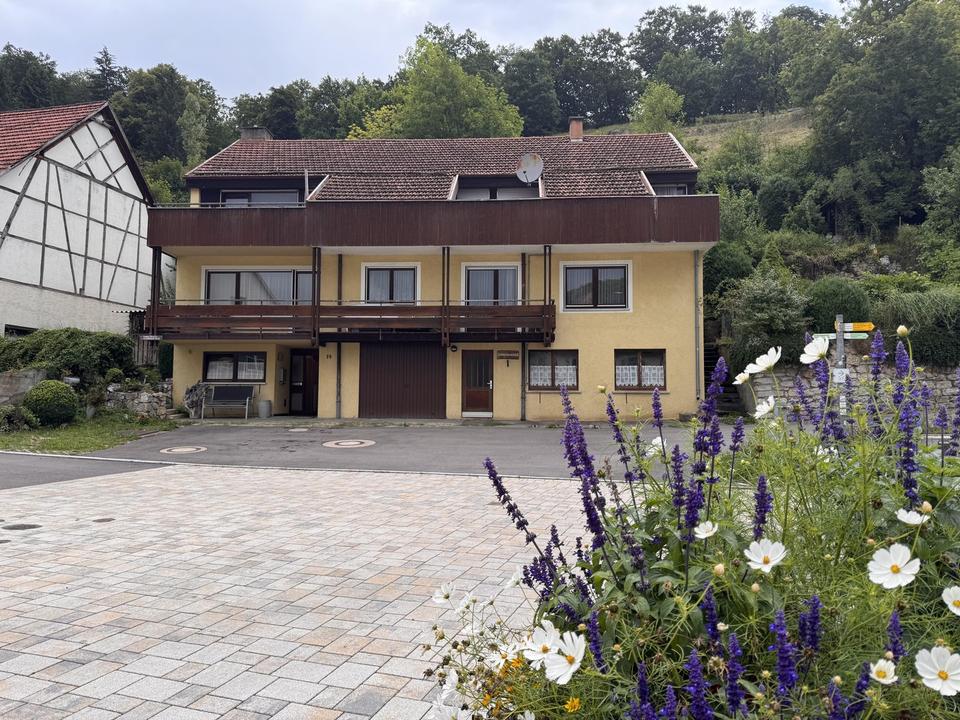 Zweifamilienhaus im idyllischen Lautertal