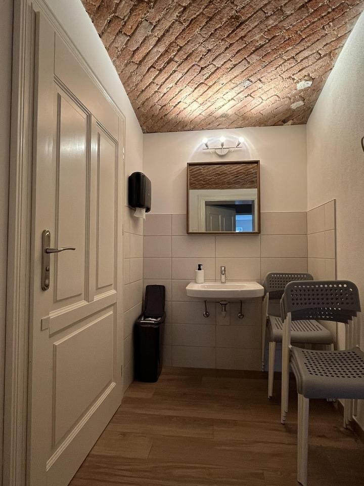 smarte Singlewohng mit Balkon und Aufzug, komfortabel, direkt an der Landeskrone – Bild 17