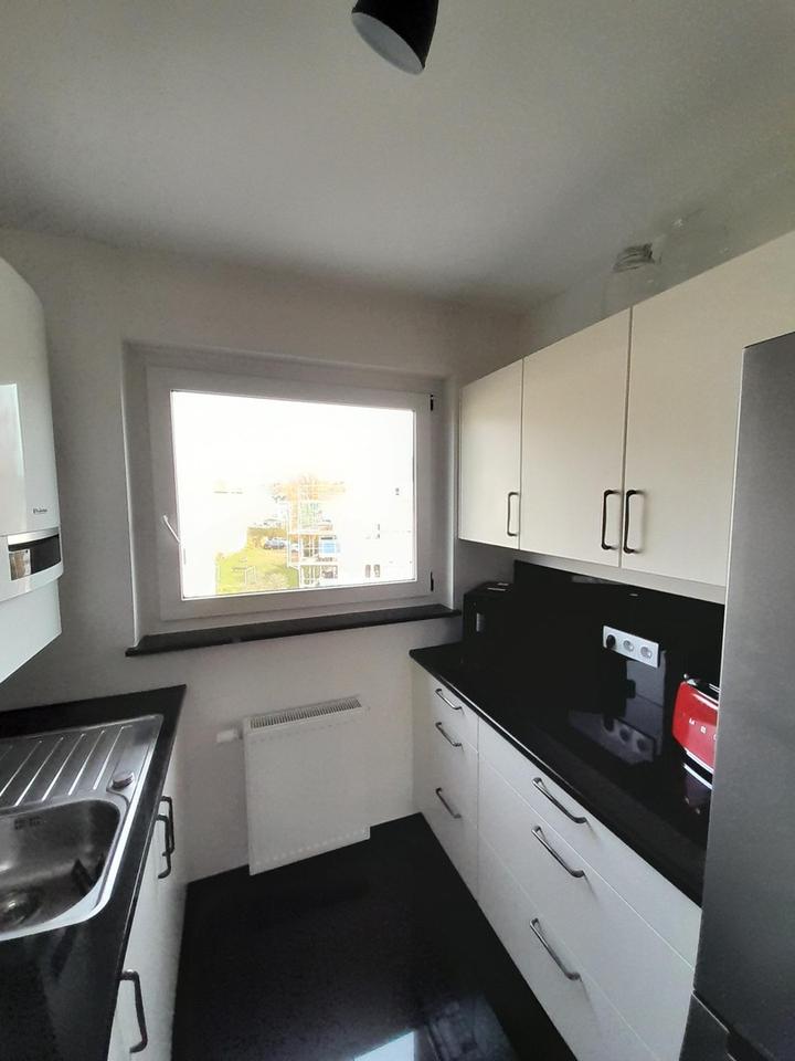 Stilvolle, modernisierte 3-Zimmer-Wohnung mit geh. Innenausstattung , Loggia, EBK, Stellplatz – Bild 9