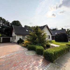 Einfamilienhaus in Brunsbüttel (bevorzugte Lage, 200 m zur Elbe, teilweise Elbblick, provisionsfrei)