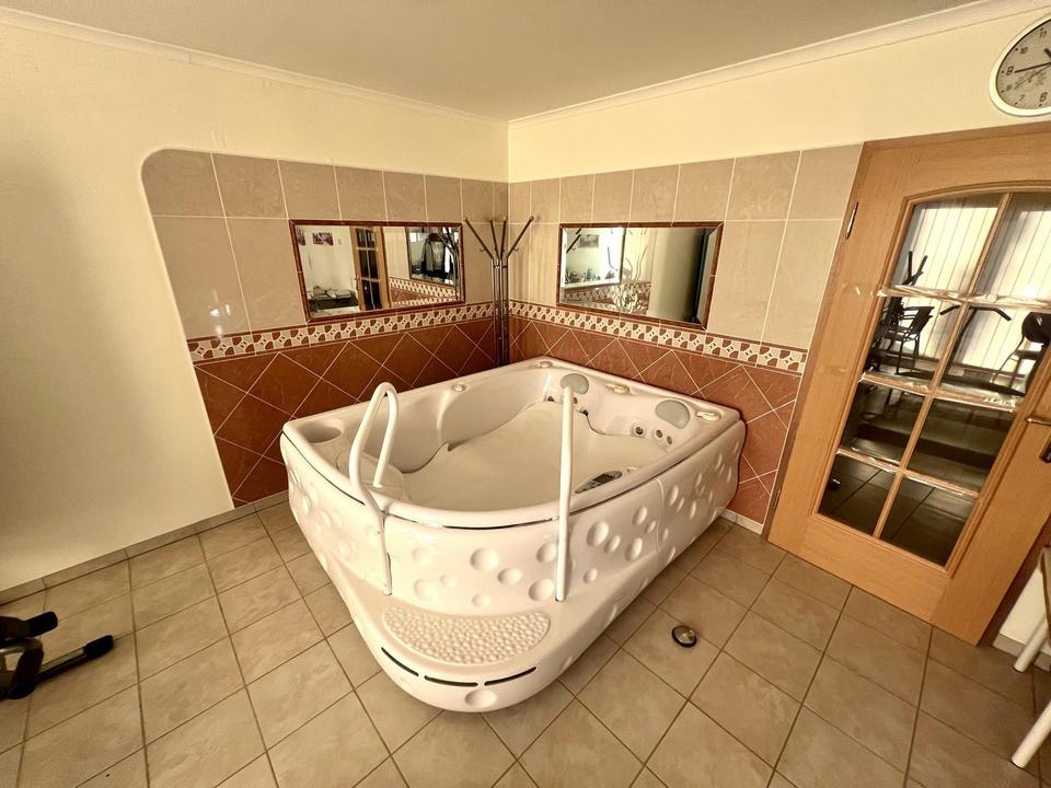 Gepflegtes Einfamilienhaus mit Einliegerwohnung in schöner Waldrandlage – Bild 26