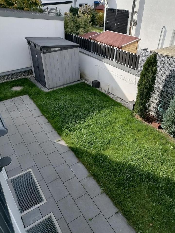 Schönes Walmdach-DHH mit Doppelcarport, zentrale Lage – Bild 15