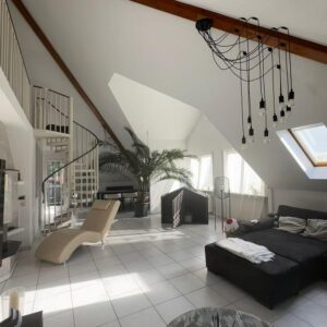 4,5-Zimmer-Maisonette Wohnung mit Kamin, Klimaanlage, Galerie & 2 Tiefgaragenstellplätzen