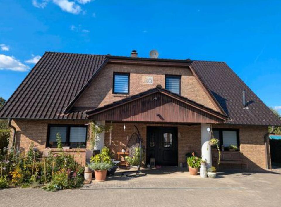 Schönes großes Einfamilienhaus – Bild 2