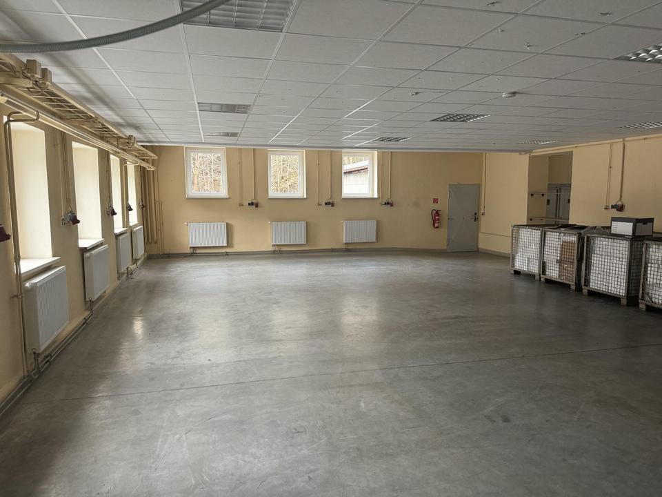 Lagerhalle / Produktion 3200qm mit Büro, Dusche, WC zu verkaufen – Bild 9