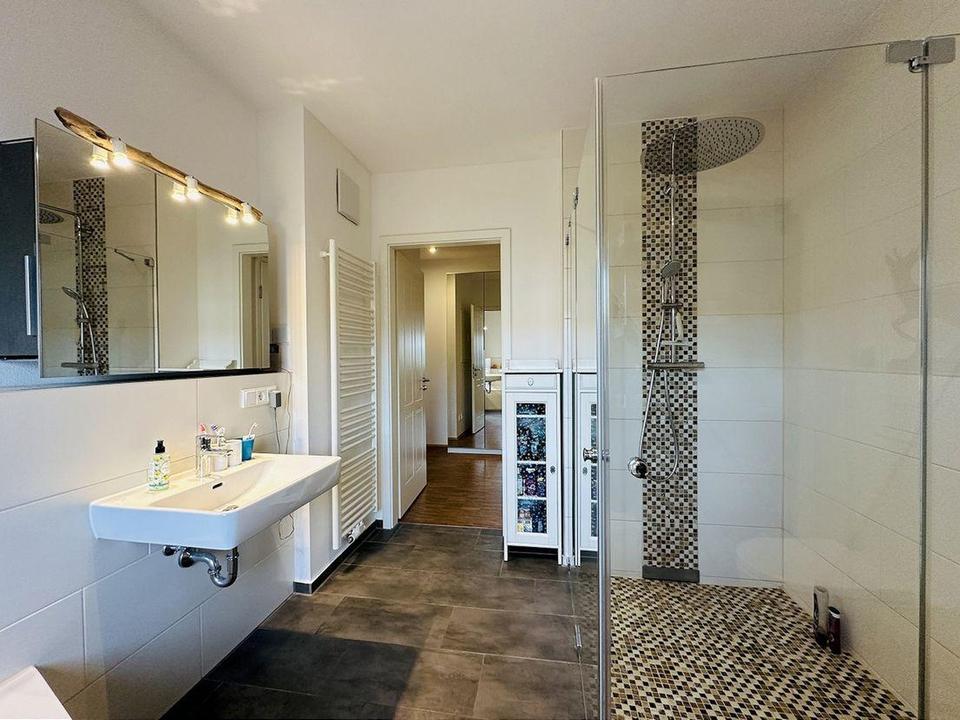 Leben wo andere Urlaub machen - Lichtdurchflutete 3-Zimmer Wohnung 2.OG - Provisionsfrei ! – Bild 9