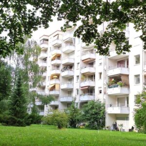 Hochwertig komplettsanierte 3-Zi. Erdgeschossterrassenwohnung in München, Fürstenried, am Waldrand