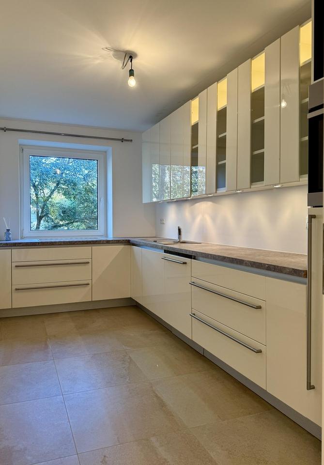 Geschmackvolle & kernsanierte 3-Zi-Wohnung | ERSTBEZUG | Parkett + Feinstein + Einbauküche + Balkon – Bild 5