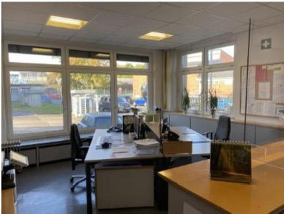 638 qm bezugsfertige Büro-/Seminar-/Konferenzfläche optional + 750 m² Gewerbehalle – Bild 7