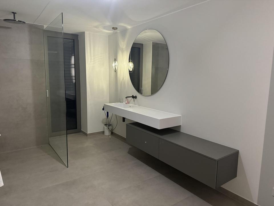 Wunderschönes modernes EFH mit höchster Privatsphäre am Ahlenberg – Bild 10