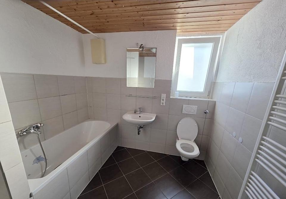 Frisch modernisierte 2-Zimmer-Wohnung – sofort bezugsfrei – Bild 2