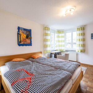 Sofort verfügbar! - Schöne, helle 2-Zimmer-Wohnung mit Tageslichtbad und Balkon sowie Tiefgarage