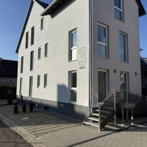 Wow !!   3 Familienhaus  + Lift+ Garagen +Keller+Stellplätze