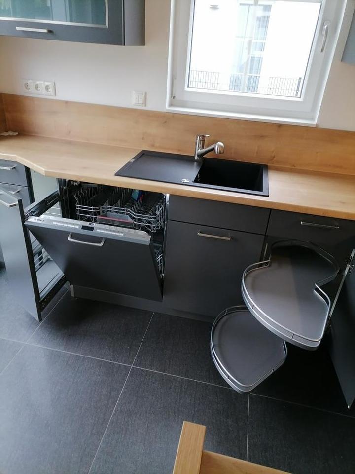 Schönes Walmdach-DHH mit Doppelcarport, zentrale Lage – Bild 25