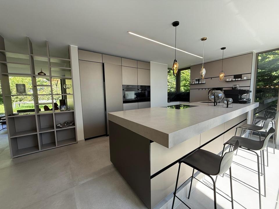 Wunderschönes modernes EFH mit höchster Privatsphäre am Ahlenberg – Bild 3